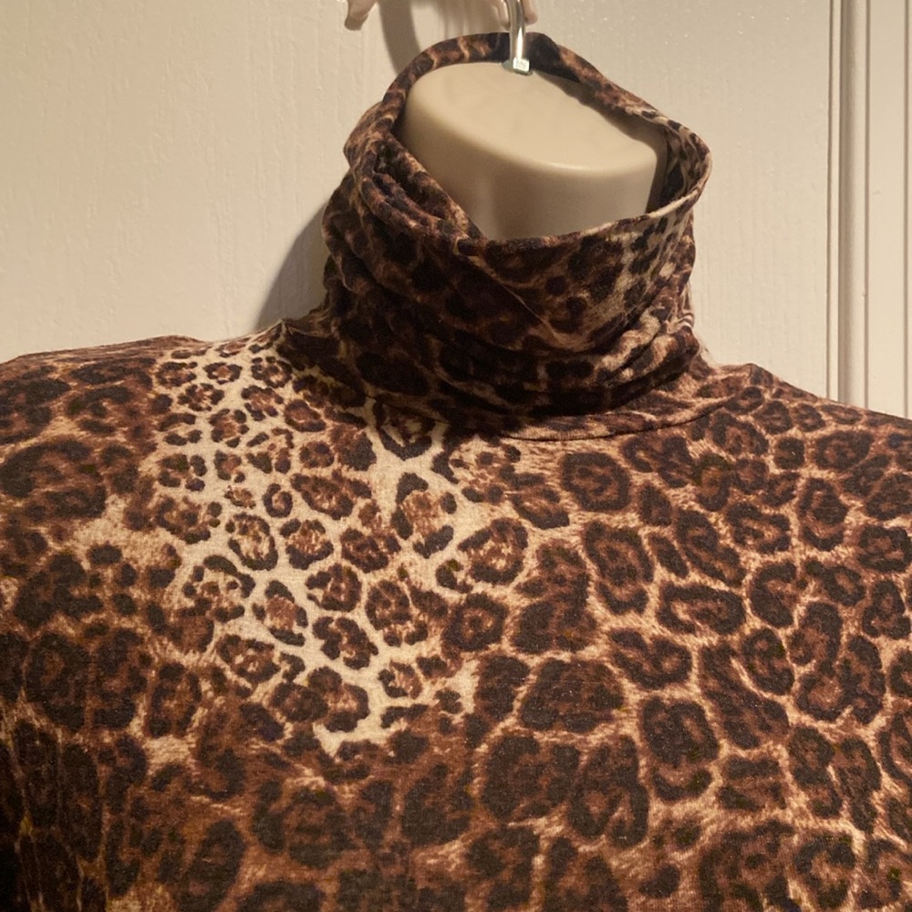 Lightweight animal print little dress - Picture 5 of 11